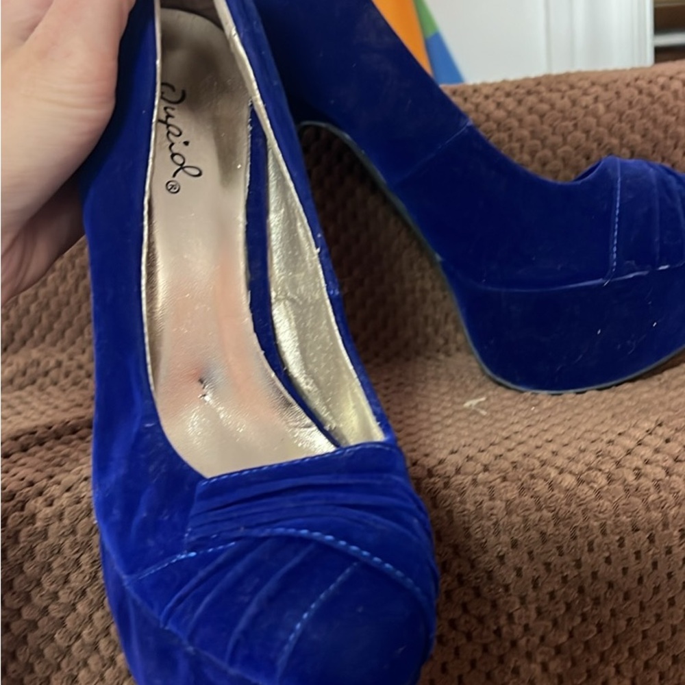 Cupid Blue Platform Heels with Luxurious Texture velvet
